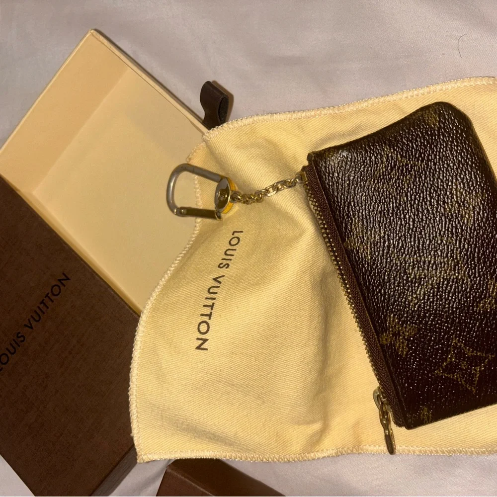 Louis Vuitton Brown Monogram coin pouch - Picture 3 of 5